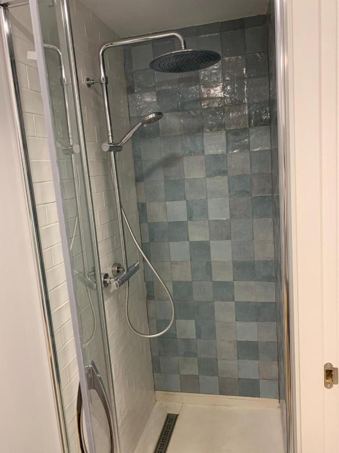 Studio Lit King-Size Deluxe
