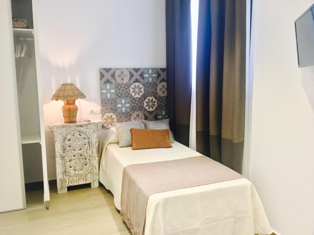 Chambre Simple - Accessible aux Personnes à Mobilité Réduite